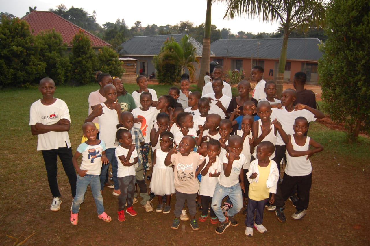 Volunteers working together